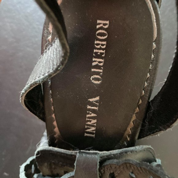 Roberto Vianni Black Leather Wedge Sandals - Picture 5 of 5